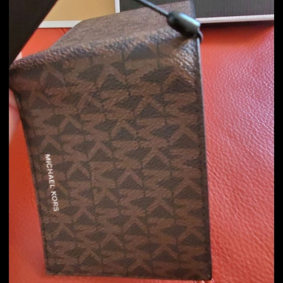 New michael kors wallet Authentic bifold with box - Picture 4 of 10